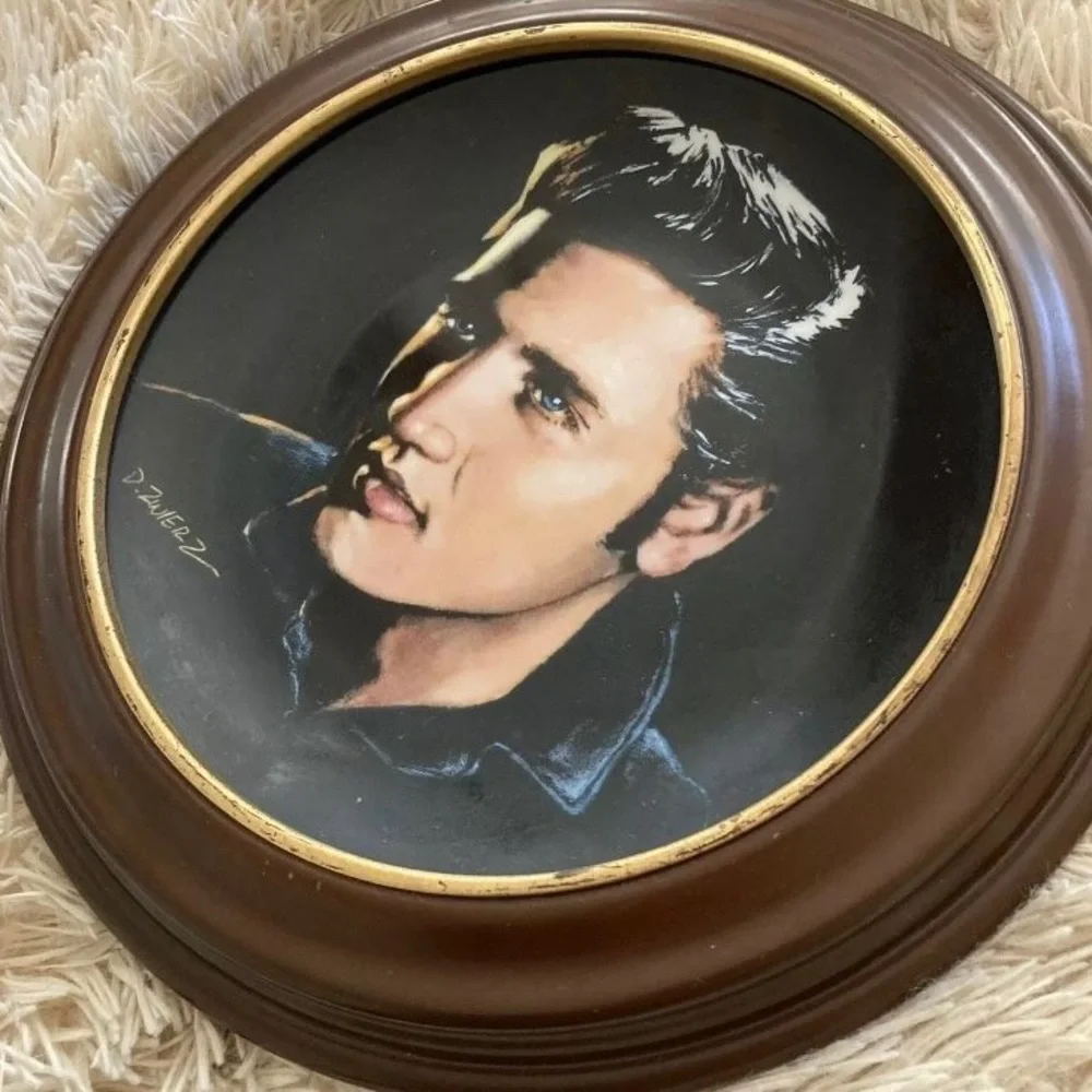 Vintage 1991 Elvis Presley Limited Edition Collectible Framed Porcelain Plate